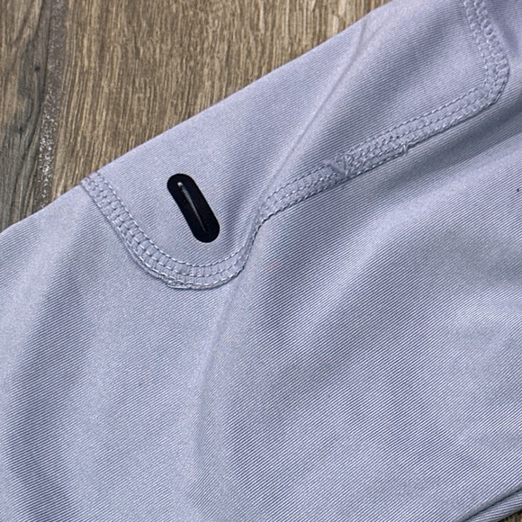 EC Reebok Running Pull Over - Picture 7 of 8